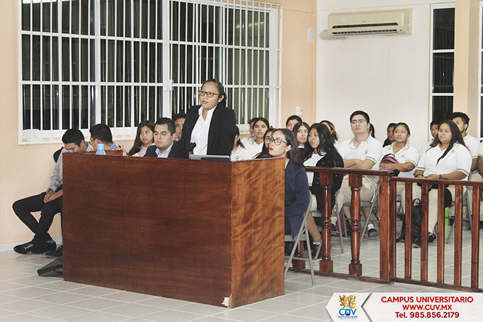 Centro Universitario de Valladolid - Alumnos Realizan Demostración de Juicio Oral